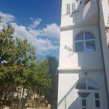 Apartment Goja